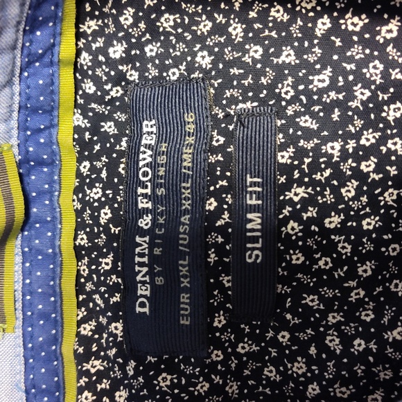 EUC Bundle of 4 Men's Button Down Short-Sleeve Shirts, Size: XL - Picture 13 of 13